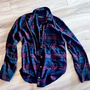 Abercrombie & Fitch Women’s Soft A&F Flannel in maroon and navy blue